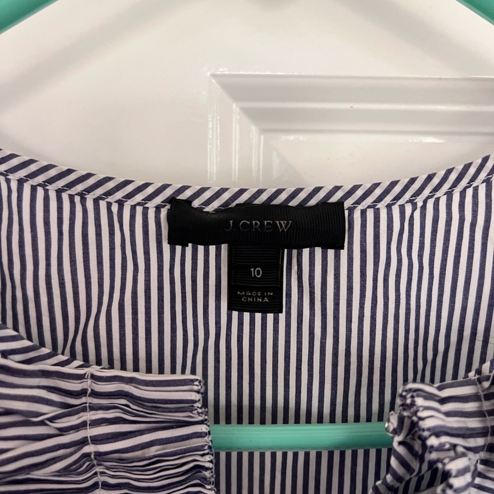 Sleeveless J.crew with Ruffles - Picture 3 of 5